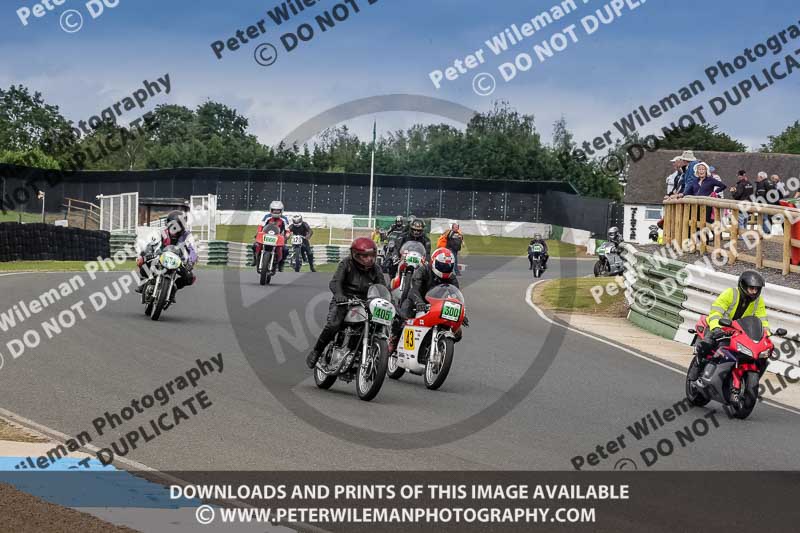 Vintage motorcycle club;eventdigitalimages;mallory park;mallory park trackday photographs;no limits trackdays;peter wileman photography;trackday digital images;trackday photos;vmcc festival 1000 bikes photographs